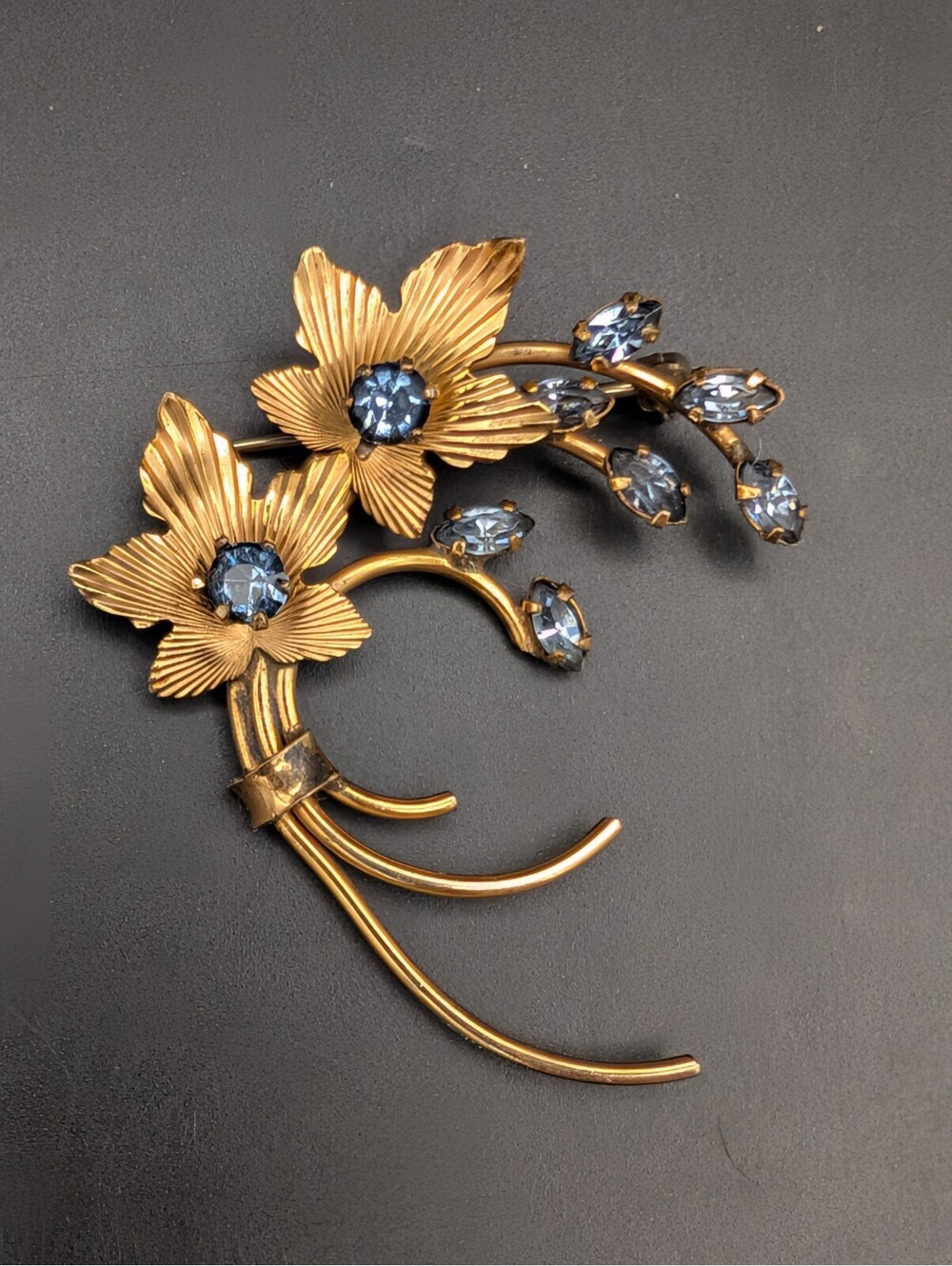 Vintage 1940s 12K Gold Filled Blue Rhinestone Floral Spray Brooch Pin